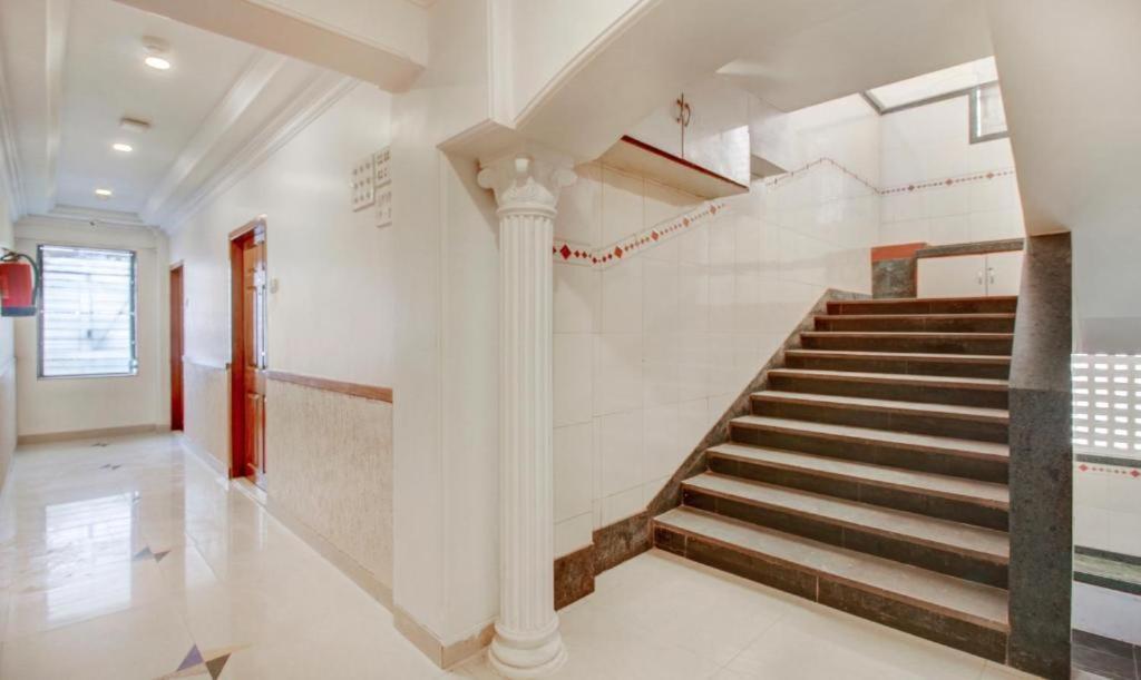 Hotel Cruz Royale Mumbai Exterior foto